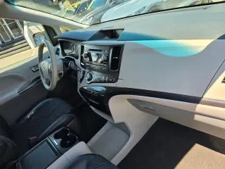 Toyota Sienna 2014 SE 8-Passenger 4dr Mini-Van