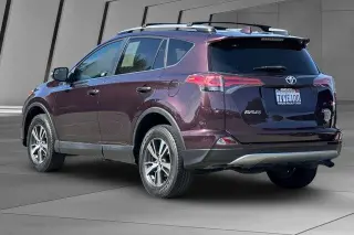 Toyota RAV4 2017 XLE 4dr SUV