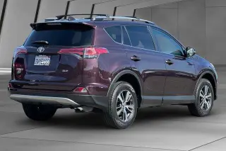 Toyota RAV4 2017 XLE 4dr SUV