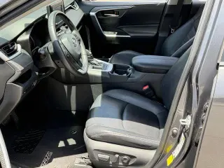 Toyota RAV4 2019 XLE Premium 4dr SUV
