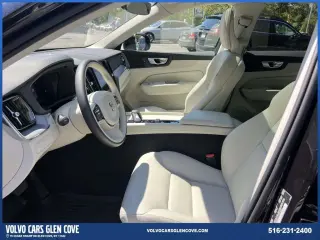 Volvo XC60 2024 AWD B5 Core Dark Theme 4dr SUV