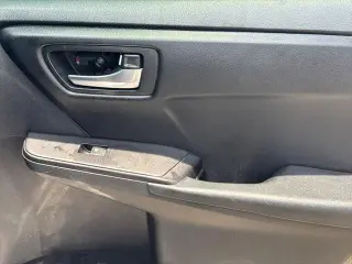 Toyota Camry 2015 SE 4dr Sedan
