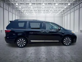 Toyota Sienna 2019 AWD XLE 7-Passenger 4dr Mini-Van