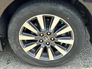 Toyota Sienna 2019 AWD XLE 7-Passenger 4dr Mini-Van