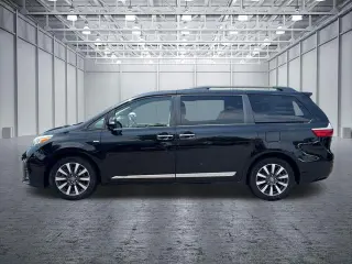 Toyota Sienna 2019 AWD XLE 7-Passenger 4dr Mini-Van