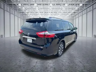 Toyota Sienna 2019 AWD XLE 7-Passenger 4dr Mini-Van