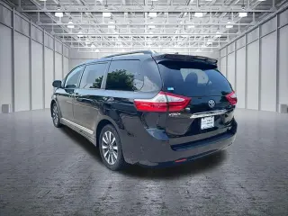 Toyota Sienna 2019 AWD XLE 7-Passenger 4dr Mini-Van
