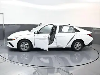 Hyundai ELANTRA 2026 SE 4dr Sedan