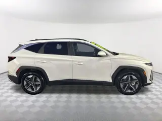 Hyundai TUCSON 2025 SEL 4dr SUV