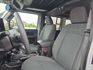 Jeep Wrangler 2024 4x4 Sahara 4dr SUV