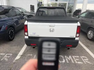 Honda Ridgeline 2021 AWD Black Edition 4dr Crew Cab 5.3 ft. SB