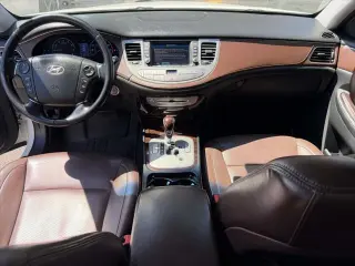 Hyundai Genesis 2013 3.8L 4dr Sedan