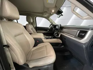 Ford Expedition 2023 4x2 XLT 4dr SUV