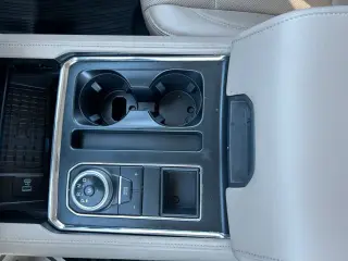 Ford Expedition 2023 4x2 XLT 4dr SUV