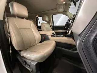 Ford Expedition 2023 4x2 XLT 4dr SUV