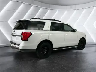 Ford Expedition 2023 4x2 XLT 4dr SUV