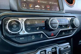 Jeep Gladiator 2023 4x4 Mojave 4dr Crew Cab 5.0 ft. SB