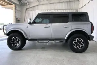 Ford Bronco 2023 4x4 Base Advanced 4dr SUV