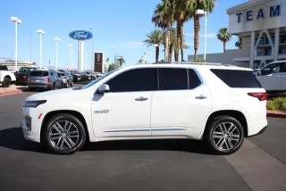 Chevrolet Traverse 2023 4x4 High Country 4dr SUV