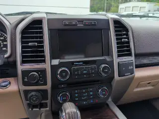 Ford F-150 2018 4x4 King Ranch 4dr SuperCrew 5.5 ft. SB