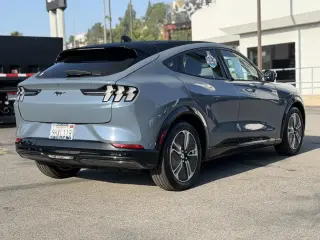 Ford Mustang Mach-E 2023 Premium 4dr SUV
