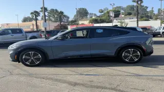 Ford Mustang Mach-E 2023 Premium 4dr SUV