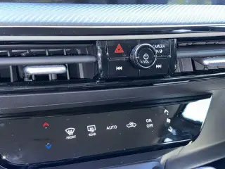 Nissan Kicks 2025 AWD SR 4dr Crossover