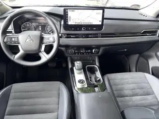 Mitsubishi Outlander 2025 SE 4dr SUV
