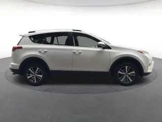 Toyota RAV4 2018 XLE 4dr SUV