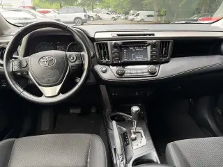 Toyota RAV4 2018 XLE 4dr SUV