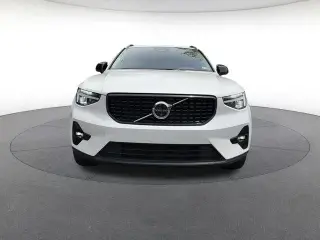 Volvo XC40 2024 AWD B5 Plus Dark Theme 4dr SUV
