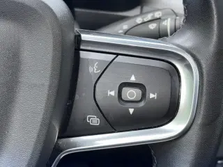 Volvo XC40 2024 AWD B5 Plus Dark Theme 4dr SUV