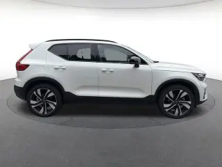 Volvo XC40 2024 AWD B5 Plus Dark Theme 4dr SUV