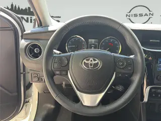 Toyota Corolla 2017 SE 4dr Sedan 6M