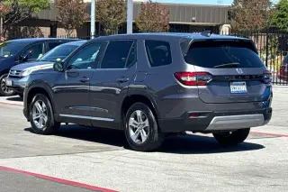 Honda Pilot 2024 EX-L 4dr SUV w/Rear Captain's Chairs