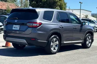 Honda Pilot 2024 EX-L 4dr SUV w/Rear Captain's Chairs