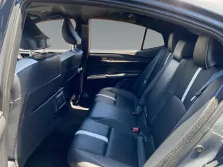 Toyota Camry 2025