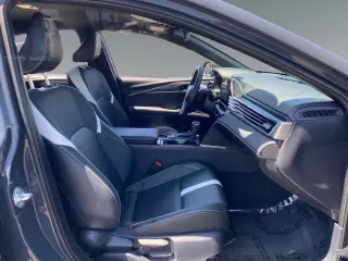 Toyota Camry 2025