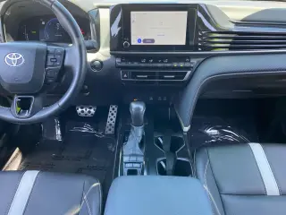 Toyota Camry 2025
