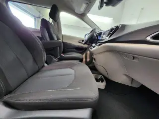 Chrysler Voyager 2023 LX 4dr Mini-Van