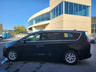 Chrysler Voyager 2023 LX 4dr Mini-Van
