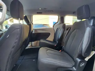 Chrysler Voyager 2023 LX 4dr Mini-Van