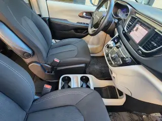 Chrysler Voyager 2023 LX 4dr Mini-Van