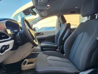 Chrysler Voyager 2023 LX 4dr Mini-Van