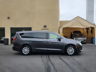 Chrysler Pacifica 2018 Touring Plus 4dr Mini-Van