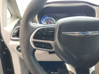 Chrysler Pacifica 2018 Touring Plus 4dr Mini-Van