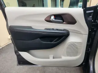 Chrysler Pacifica 2018 Touring Plus 4dr Mini-Van