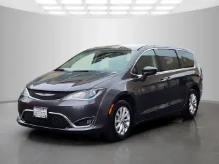 Chrysler Pacifica 2018 Touring Plus 4dr Mini-Van