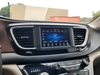 Chrysler Pacifica 2018 Touring Plus 4dr Mini-Van