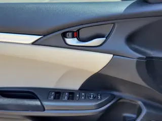 Honda Civic 2017 LX 4dr Sedan CVT